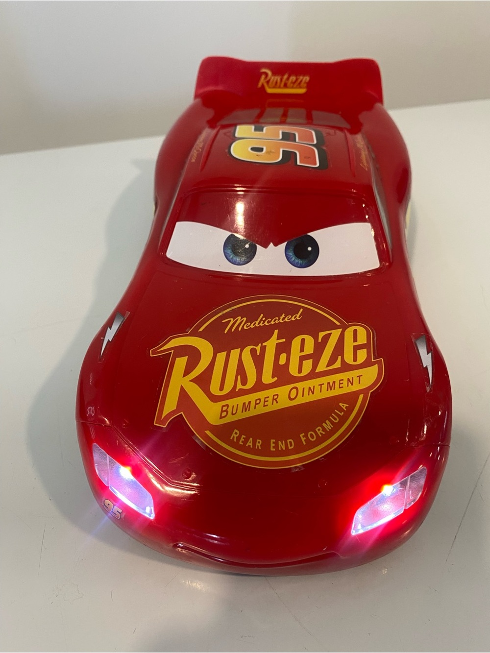 Disney Pixar Cars 3 Lightning McQueen Interactive Talking Car 10” Light Up